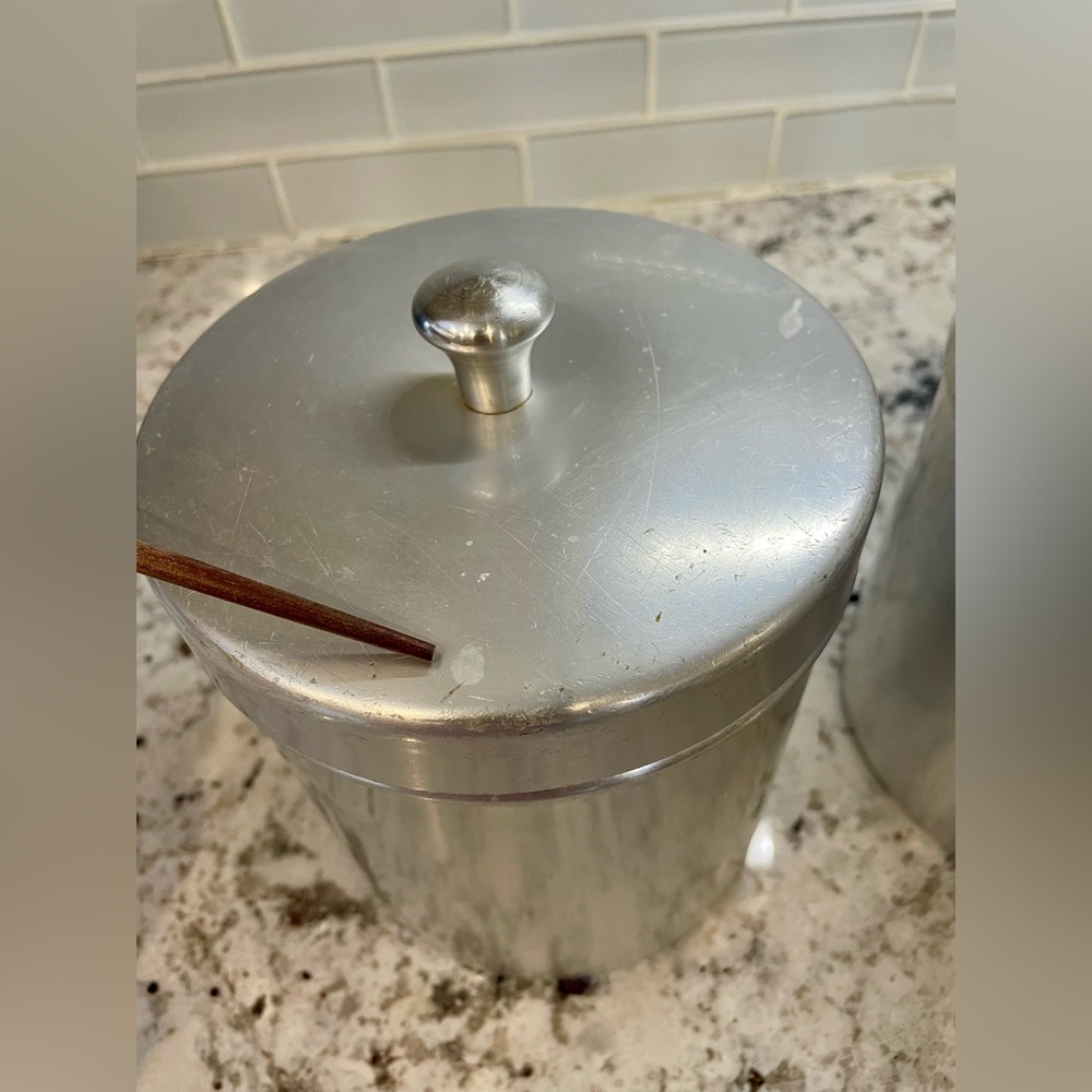Set of 3 Vintage Wear Ever 5023 Aluminum Kitchen Canisters - Picture 5 of 11